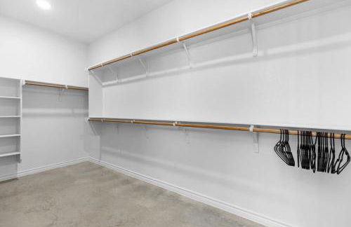 NEW Temple 12 BD Contractor & Group Friendly - Foto 13