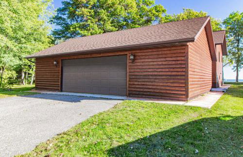 Dog Friendly Leech Lake Home w Perfect Beach Garage Boat Lift - Foto 78