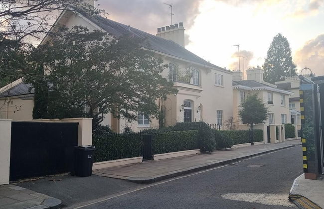 Park Village East Luxury Apartment - Foto 1