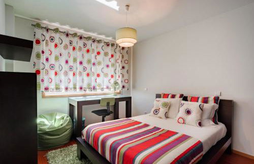 Fully Equipped 3 bed - Parking - Foto 7