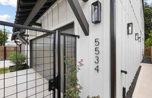 2 Luxury Homes in 1 - Walk to Nightlife & Stadiums - Foto 68