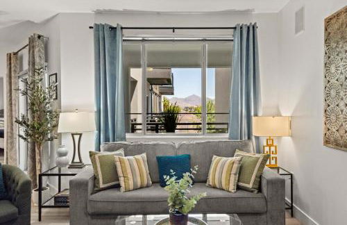 Near Mayo Clinic & Desert Ridge , Stay with Pool & Gym- S309 - Foto 25