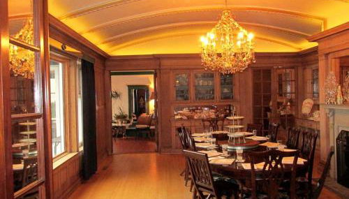 Amazing Villa Rental near Lake Michigan for Family or Group Glamping Vacations in Sheboygan, Wisconsin - Foto 4