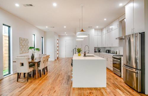 Uptown Modern with Private Patio & 1Gbps Wi-Fi - Foto 36