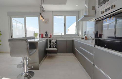 Luxurious apartment with large terrace and sea views - Foto 12