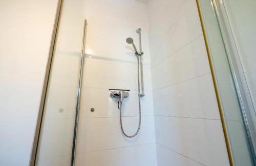 Grosse-Monteurwohnung-in-Villa-4-Zimmer-8-Personen-WLAN-TV-Kueche-Ahrensburg-Naehe-Hamburg-AGRP1202 - Photo 18