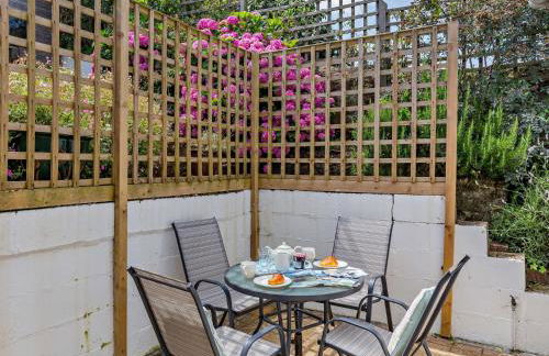 2 Bed in West Bay 77557 - Photo 13