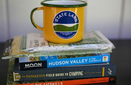 Modern Hideaway with Deck and State Forest Access - Foto 22