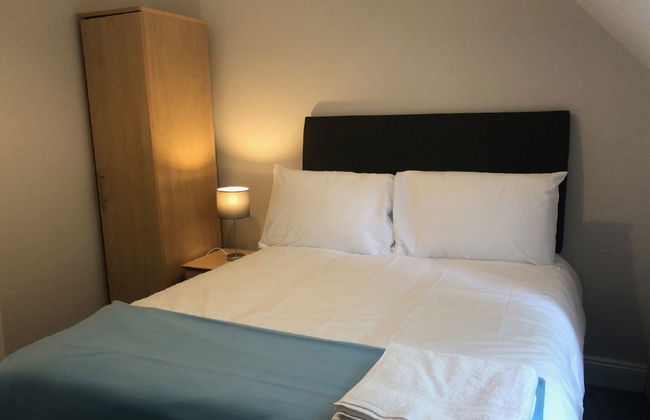 3 bedroom House in Nenagh with garden - Photo 10