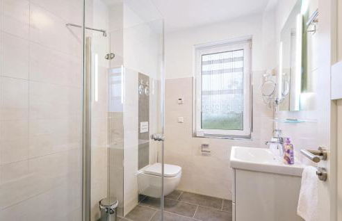 Amazing Apartment In Rechlin - Photo 19