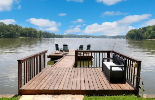 Lakefront Lodge with King Beds and Game Lounge - Foto 23