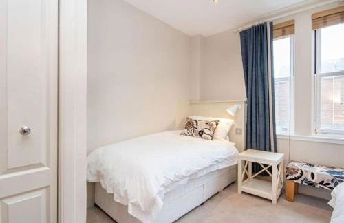 Townhouse on the Square, Dornoch - Photo 15