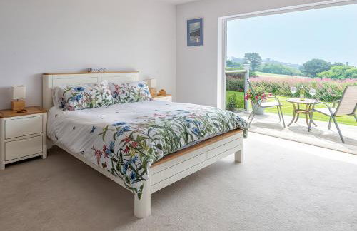 Greenside Studio - Photo 8