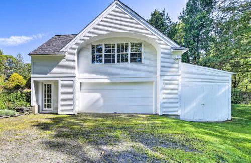 Lovely Brookfield Home with Private Deck and Views - Foto 33