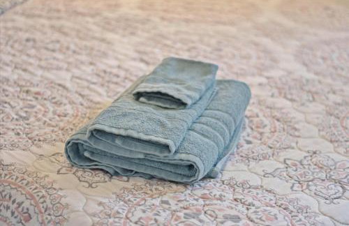 Beachy Getaway - Cozy and Secluded Lodge Home - Foto 15