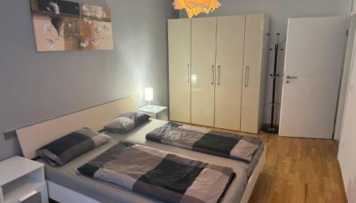 Zentrale 3 Zimmerwohnung mit kostenlosem Stellplatz - Foto 1, wardrobe