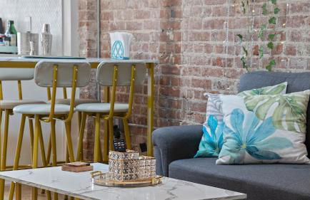 Chic Penthouse with bus stop at doorstep - 15 Minutes to NYC - Foto 17