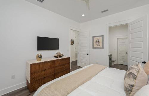 2 Blocks to the Beach! Pool & Golf Cart, Sleeps 21 - Foto 63