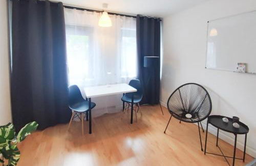 ALFA Apartment Stuttgart Mitte 2 Zimmer City-Lage Berliner Platz Balkon Netflix Küche WM l 2BR 5 Beds 6 People l Fully equipped Kitchen & Bathroom - Foto 19