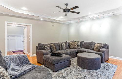 Amazing Home w/ Huge Pool, Game Tables, Movie room, and More! - Foto 26