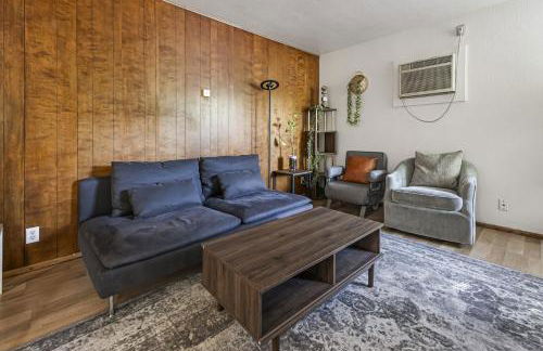 Chic in Chico w 2 Kings for Fam - Photo 34