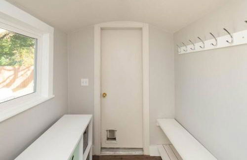 Charming Cozy Cottage with Hot Tub - Foto 10