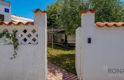 Rona apartments Lavanda and Lipa - Photo 32