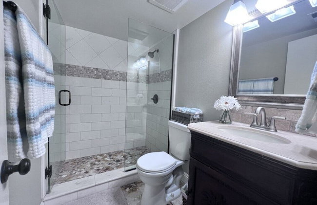 Luxurious 2 Bedroom Condo Shortest Walk To Disney - Foto 15