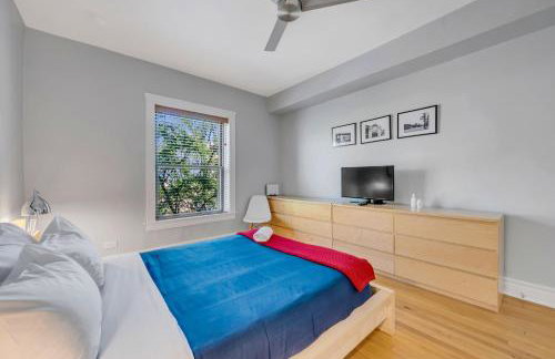 Steps to the Lakefront! This Uptown Beauty is Everything You Need for a Perfect Chicago Getaway condo - Photo 20