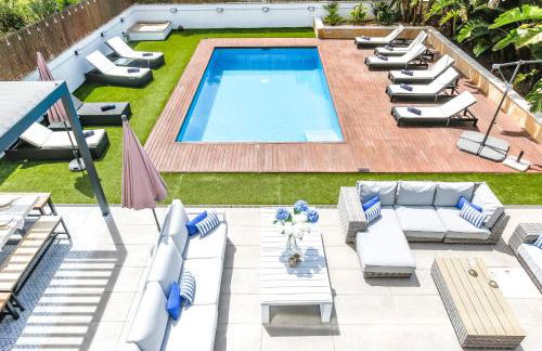 Tranquil large 6 bedroom family Villa sleeps 20 near sitges - Photo 2