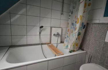 Apartment No 6 für Radtouristen und Geschäftsreisende mit eigenem Bad im DG - Photo 1