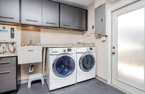 Luxe Private Waterfront Getaway with Pool in Ozona - Foto 3