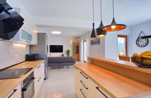 Villa Flora with a 53 sqm private pool with Cinema room with projector and 4 en-suite bedrooms - Foto 20