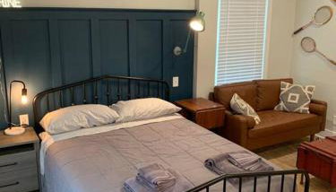 Refined Studio New Construction 1 Mile From Town - Foto 4