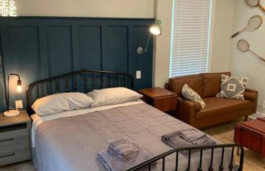 Refined Studio New Construction 1 Mile From Town - Foto 4