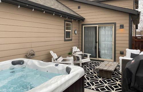 Townhome with Private Hot Tub, 8 Mi to Downtown - Foto 25