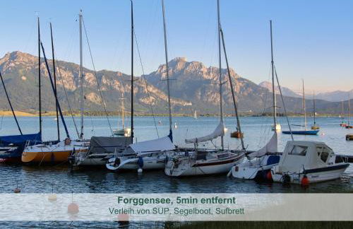Chalet - Ferienwohnungen - Biohof Stöger - Panoramasüdbalkon - grandiose Aussicht auf See, Berge und Schloss Neuschwanstein - Foto 23