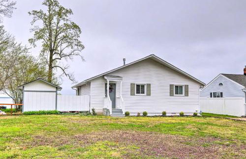 Waterfront Cottage with Private Beach and Deck! - Foto 26