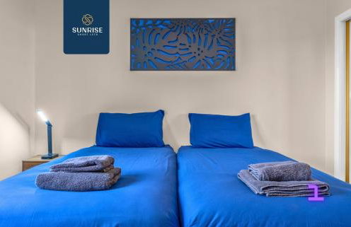 Muirton House 2 - INVOICE and REDUCED PRICE only via SUNRISE SHORT LETS DUNDEE, SLEEPS 8 has 4 Twin Bedrooms with 4 Car Parking, 2 Baths, 5 Smart TV, Fully Equipped, Garden, Free WiFi, and ONLY 9 Mins to STANNERGATE Ports - Foto 25