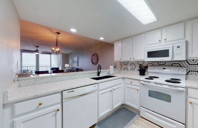 Romar Tower Condos - Photo 22