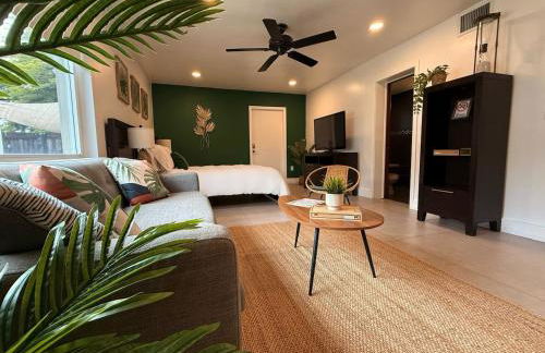 The Miami Tropic Suite - Private Stay with Free Parking in the Heart of Miami - Foto 1