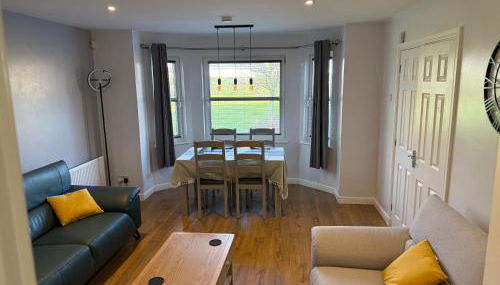 Dunfermline 2 Bed Flat Fully Furnished - Foto 3