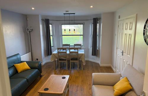Dunfermline 2 Bed Flat Fully Furnished - Foto 3
