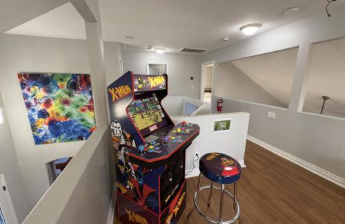 Heated Salt Pool, BBQ, Movie Projector, Stereo, Billiards Table, Arcade Game, Darts - Stone Sanctuary NW at Childrens Memorial Park, Pool Heat Optional - Foto 29