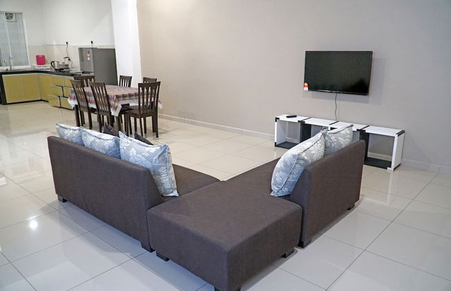 CVR Homestay Melaka - Photo 9