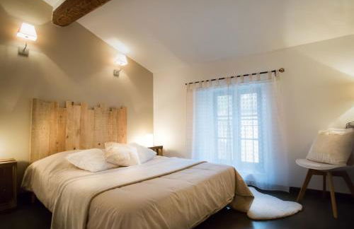 Entre Pierres et Soleil - Vue cité - Foto 6