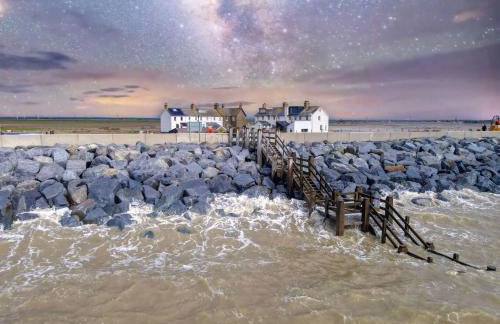 Coastguards Lantern - Photo 1