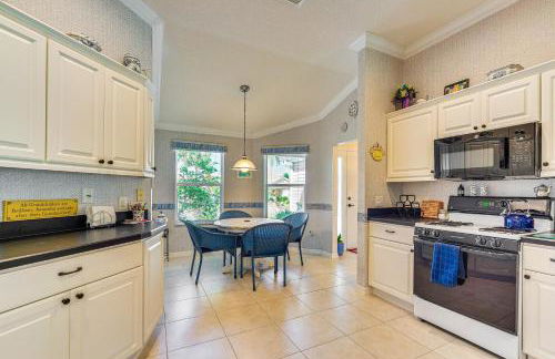 Walk to Golf and Pool Pet-Friendly Villages Home - Foto 7