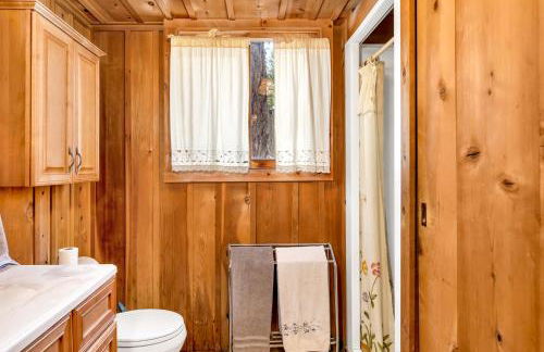 Rustic Knotty Pine - Minutes to the Water! - Photo 28