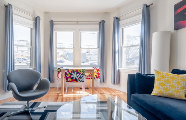 Downton Annie Apartment One 2BD 1BA Parking - Foto 2